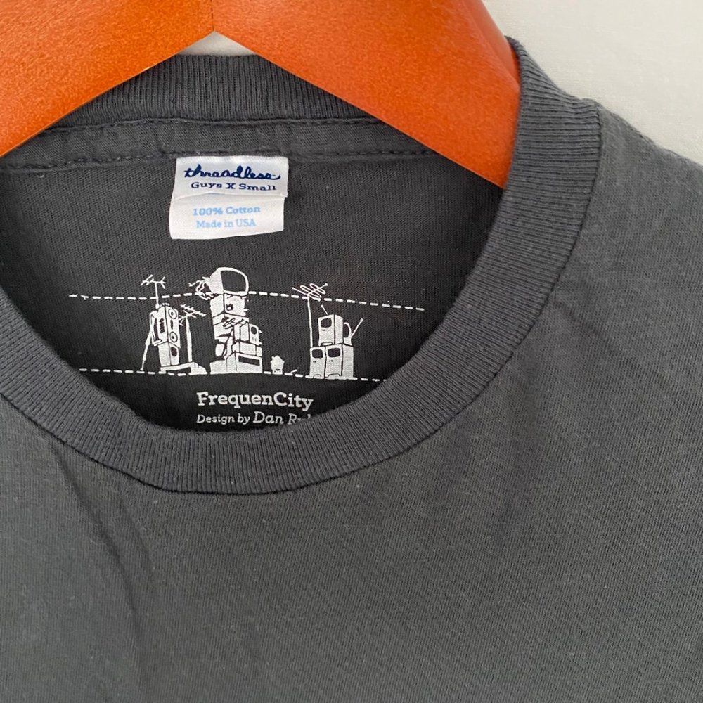 Threadless - Mens t-shirt - XS - Picture 2 of 3